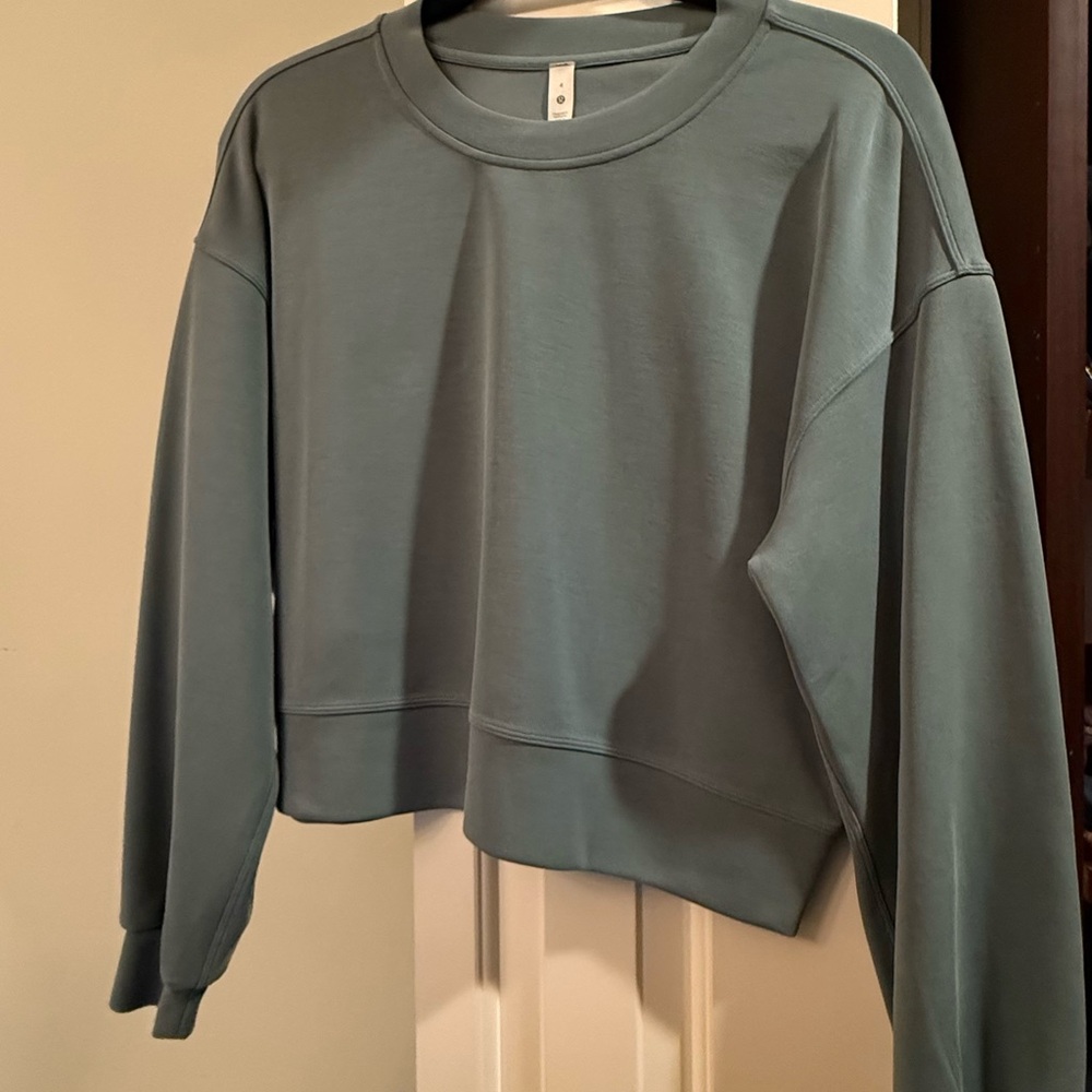lululemon athletica soft stream Cropped Crew Sweatshirt in Sage